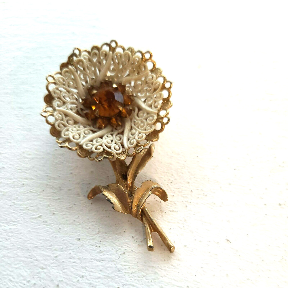 Retro Brooch Pin Doily Flower Gold Tone White Accent Amber Stone Center Unsigned